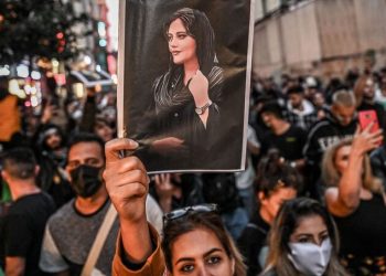 لە ئێران شۆڕشێك بۆ مەرگی كچە كوردێك سەری هەڵداوە