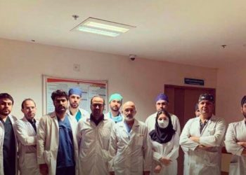 به‌ هۆى سوكايه‌تى ده‌زگا ئه‌منييه‌كان پزیشكانی نەشتەرگەری مانيان گرت
