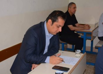 وەزیرى پەروەردە وه‌ك باوكێك به‌شدارى له‌ کۆبوونەوەكه‌ ده‌كات