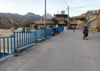 بەربەستی ئاسنین بۆ دوو شەقامی چۆمان داندرا