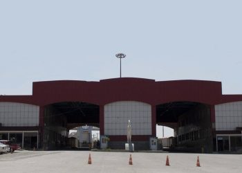لە دەروازەی حاجی ئۆمەران جموجۆڵی بازرگانی و گەشتیاری بەردەوامی هەیە