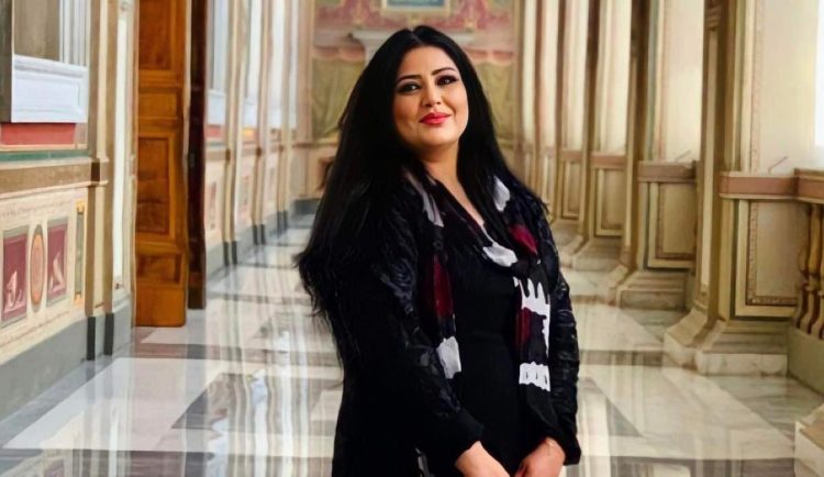شاناز جەمال: وەك یەكەم ئافرەتی كورد و جیهان بەرگی ئاشتیم پێشكەشی پا پای ڤاتیكان كرد