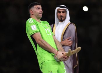 فیفا گۆڵپارێزی ئارجێنتینا سزا دەدات