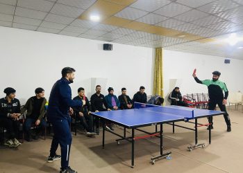 لە چۆمان خولێكی تێنسی سەر مێز كرایەوە