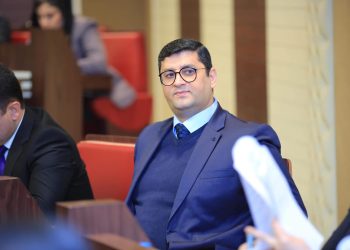 پەرلەمانتارێك :كەی خەڵكی سلێمانی ئێوەی سەرپشك كردووە بە ناوی ئەوان كوردستان دابەش بكەن