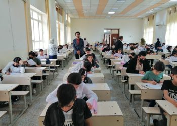 كەس و كاری قوتابییان سوپاسی مامۆستایانی ئیدارەی سۆران دەكەن