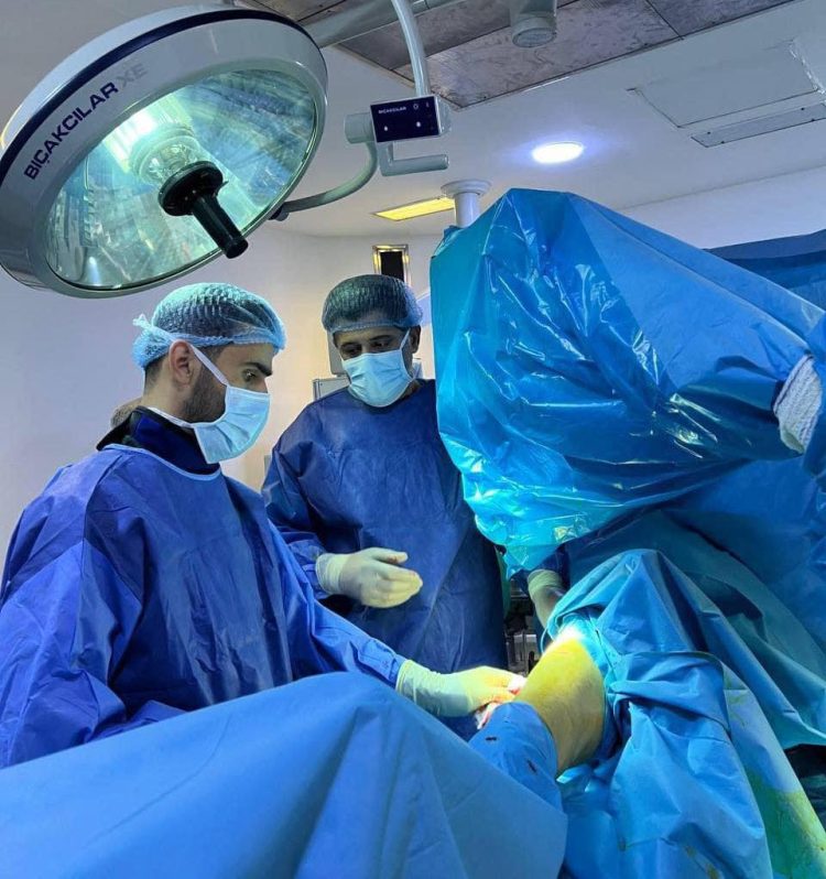 لە نەخۆشخانەیەكی شاری سۆران نەشتەرگەرییەكی گەورە بۆ هاووڵاتییەكی تەمەن 100 ساڵی ئەنجامدرا