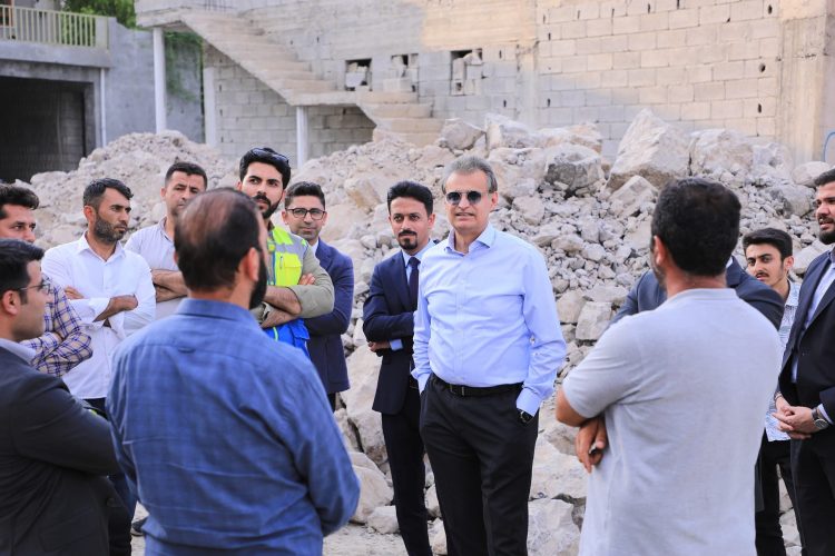 سەرپەرشتیاری ئیدارەی سۆران بەدواداچوون بۆ پڕۆژەیەک دەکات
