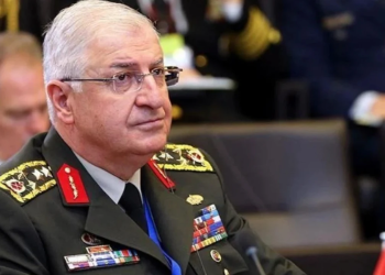 وەزیری بەرگری توركیا: بە هیچ شێوەیەك ڕێگە نادەین بەربەست بۆ پرۆسەی چارەسەریی دروست ببێت