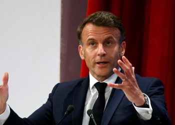 ماکرۆن: رەنگە لە هاویندا دان بە دەوڵەتی فەڵەستیندا بنێین