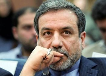 عێراقچی هۆشداری لە گەڕانەوەی ئۆتۆماتیكی سزاكان دەدات