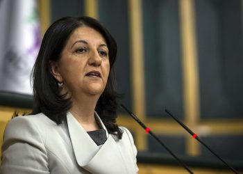 پەروین بوڵدان : ئێستا دەبێت خەباتی چەندین ساڵەی گەلی كورد بە ئاشتییەكی دەستبەجێ تاجی سەری دابنرێت