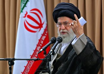 عەلی خامنەیی: جیهان لەلایەن ئاژەڵانی مرۆڤ ئاسا بەڕێوە دەبردرێت