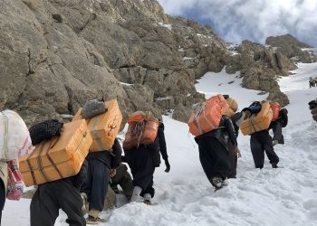 بەهۆی تەقەی هێزەكانی پاسدارانەوە دوو گەنجی كورد گیانیان لەدەستدا