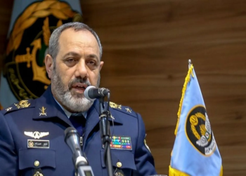 وەزیری بەرگریی ئێران هەڕەشەی لێدانی بنكەكانی ئەمریكا دەكات