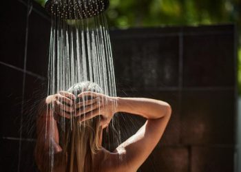 سوودەكانی خۆشۆردن بە ئاوی سارد