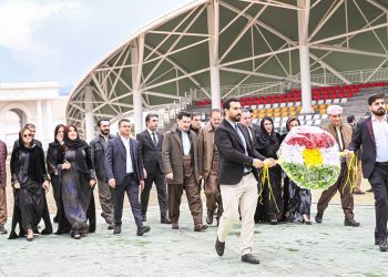 فراكسیۆنی پارتی مەزاری نەمران و ماڵی شەهیدان و بریندارانی پێشمەرگە بەسەر دەكەنەوە
