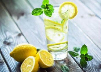 خواردنەوەی ئاو لە گەڵ لیمۆ بە سوودە بۆ تەندروستی وەرزشوانان