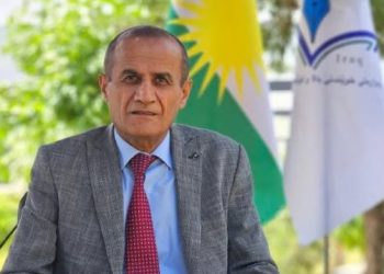 نازانم تاکەی پشتگیری لەو کوێخایانە دەکەن؟