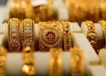 نرخی زێر زیاتر دابەزی