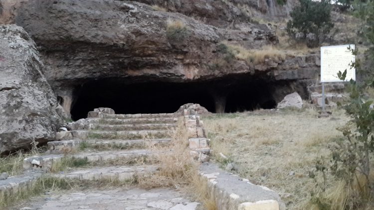 ئەشکەوتی بێستوون دەکرێتە شوێنێکی گەشتیاریی