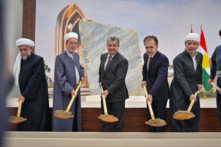 مەسرور بارزانی: مزگەوتی گەورەی بارزانی بە دەستی کاری خۆماڵی دروست دەکرێت