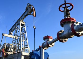 گرژییەکانی ئەمریکا و ئێران نرخی نەوتی 3% بەرز کردەوە