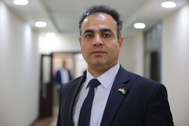 بۆچی ڕقیان لە کاراکردنەوەی پەرلەمان وپێکهێنانی حکوومەتی نوێیە و بۆ کێ ؟