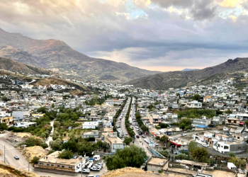 زەوی بەسەر فەرمانبەرانی چۆمان دابەش دەکرێت