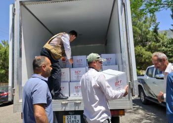 دەزگای خێرخوازی بارزانی سەبەتەی خۆراك دابەش دەكات