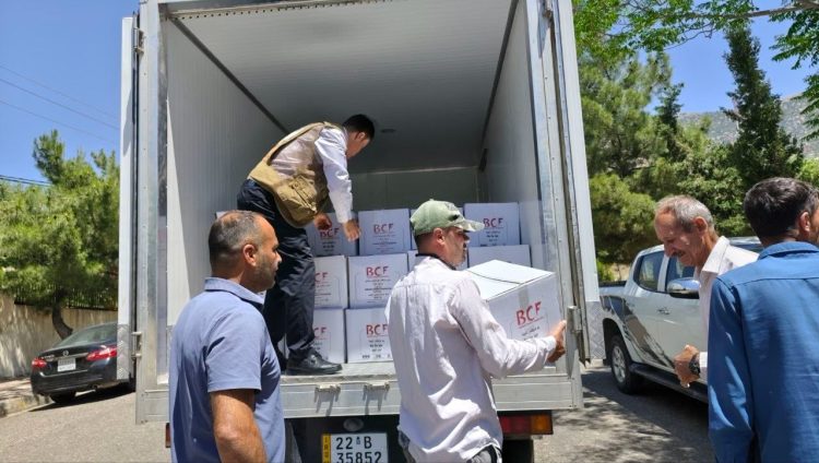 دەزگای خێرخوازی بارزانی سەبەتەی خۆراك دابەش دەكات