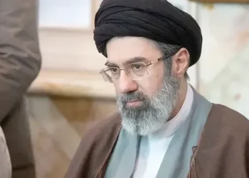 ئەمریکا سزای دارایی بەسەر موجتەبا خامنەیی سەپاند