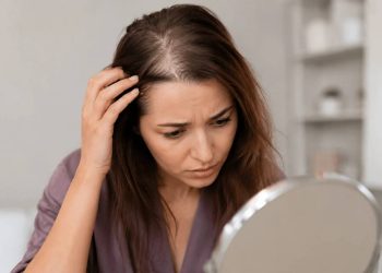 هۆکار چییە قژ لە وەرزی هاویندا زیاتر دەوەرێت
