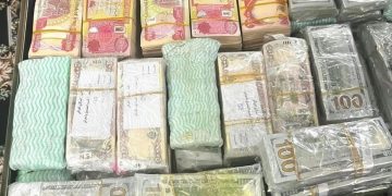 لە ماڵی بریكاری وەزیری پێشووی كارەبا؛ دەست بەسەر 9 ملیار دینار و چەند كیلۆیەك زێڕ دا گیرا