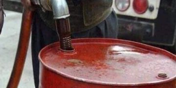 نەوت فرۆشێک: پێشبینی دەکەین نرخی نەوت داببەزێت