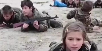 لە روسیە مێرمنداڵان فێری بەكار هێنانی چەك دەكرێن