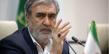 عـەزیـزی : تــرەمپ ئــاگــاداری خــۆت بـــە