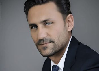هەڵوەرینی پەیوەندی نیو سەدەی نێوان بنەماڵەی کەریم خانی برادۆست و یەکێتی