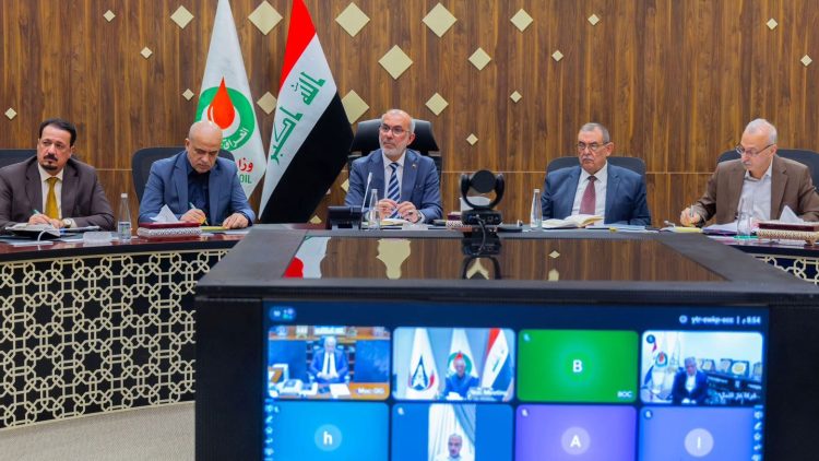 وەزیری نەوتی عێراق: کێشەی کەمیی بەنزین چارەسەر دەکرێت