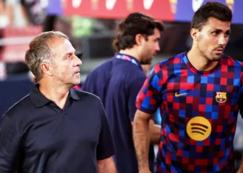 فلیک، رۆدری شۆک دەکات