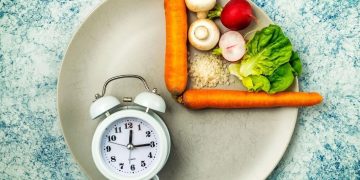 کاتی ژەمەکان کاتژمێری بایۆلۆجی جگەر ڕێك ده‌خات