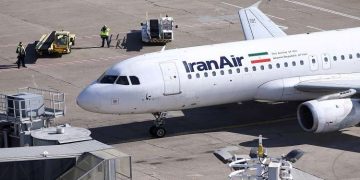 ئیمارات گەشتە ئاسمانییەكانی لەگەڵ ئێران ڕادەگرێت