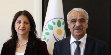 شاندێکی دەم پارتی لەگەڵ سەرکردەکانی ئاکپارتی کۆبووەوە