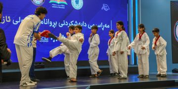 ئازیزانی بەشداربووی خولی وەرزشی و هونەری بڕوانامە وەردەگرن